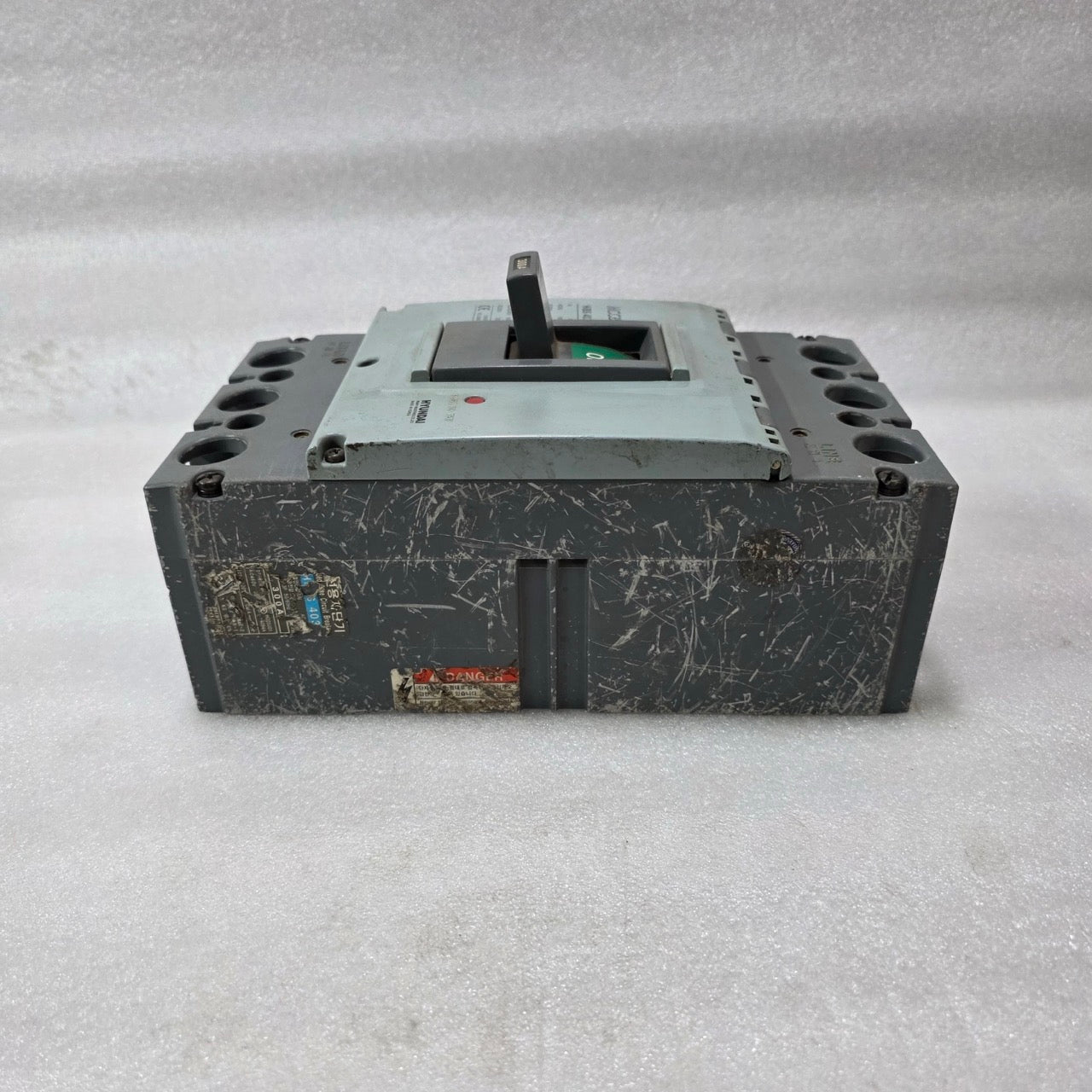 HYUNDAI HiBS 403 MCCB 300A 3P 660V 50kA MOLDED CASE CIRCUIT BREAKER PRE-OWNED