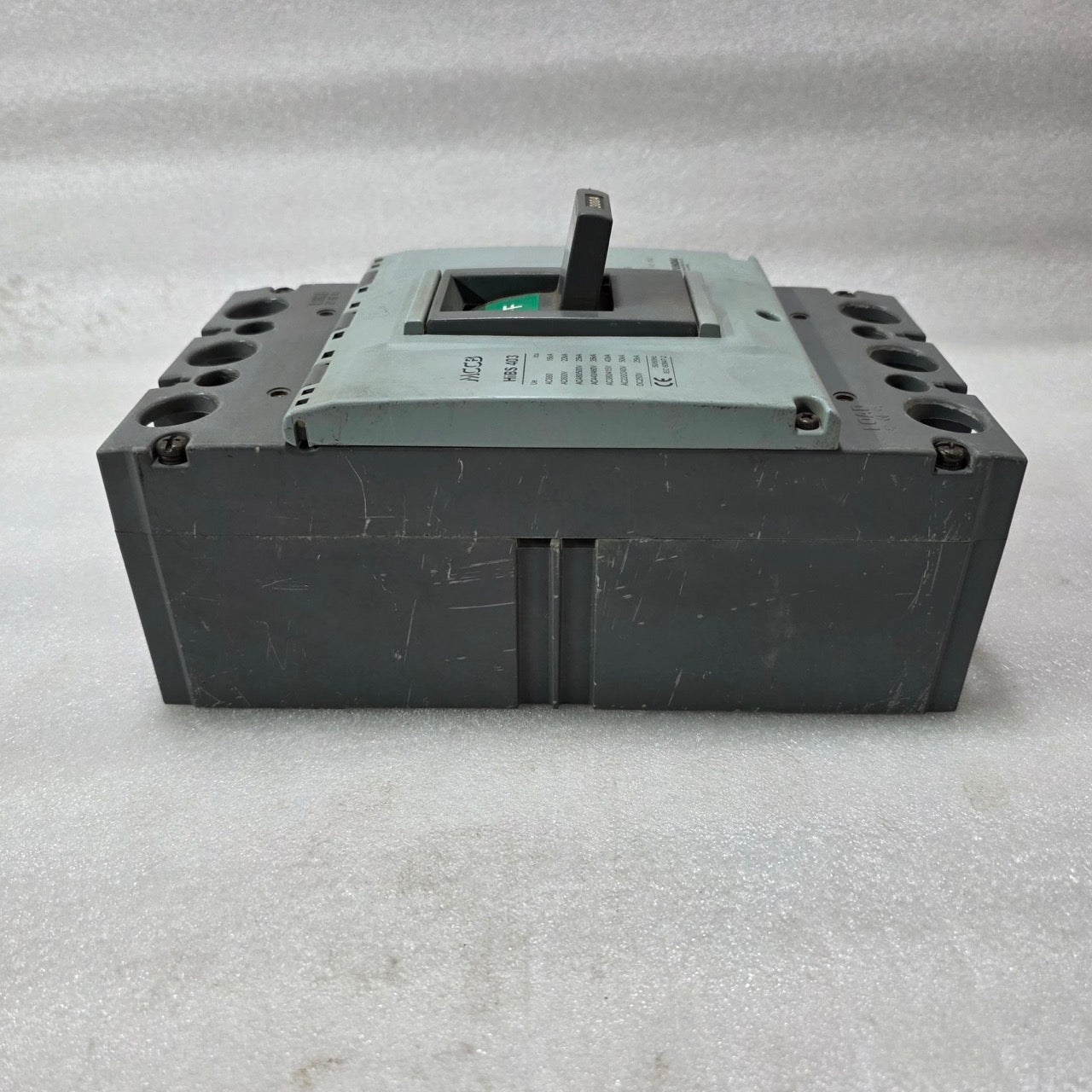 HYUNDAI HiBS 403 MCCB 300A 3P 660V 50kA MOLDED CASE CIRCUIT BREAKER PRE-OWNED