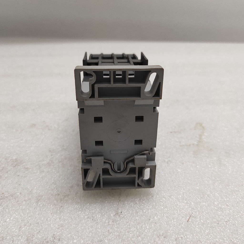 HYUNDAI UMX 22 MAGNETIC CONTACTOR COIL VOLTAGE 100-110V UAB22 RELAY