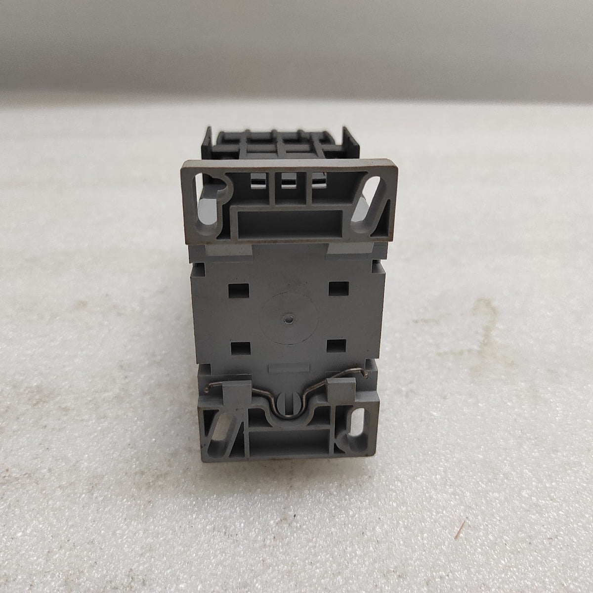 HYUNDAI UMX 22 MAGNETIC CONTACTOR COIL VOLTAGE 100-110V UAB22 RELAY