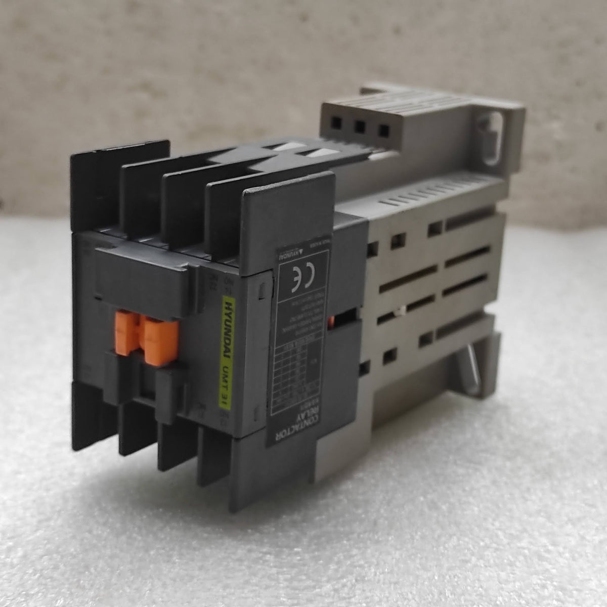 HYUNDAI UMT31 CONTACTOR RELAY 24V DC