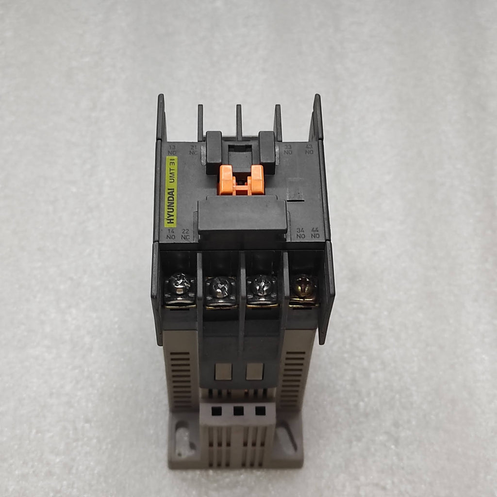 HYUNDAI UMT31 CONTACTOR RELAY 24V DC
