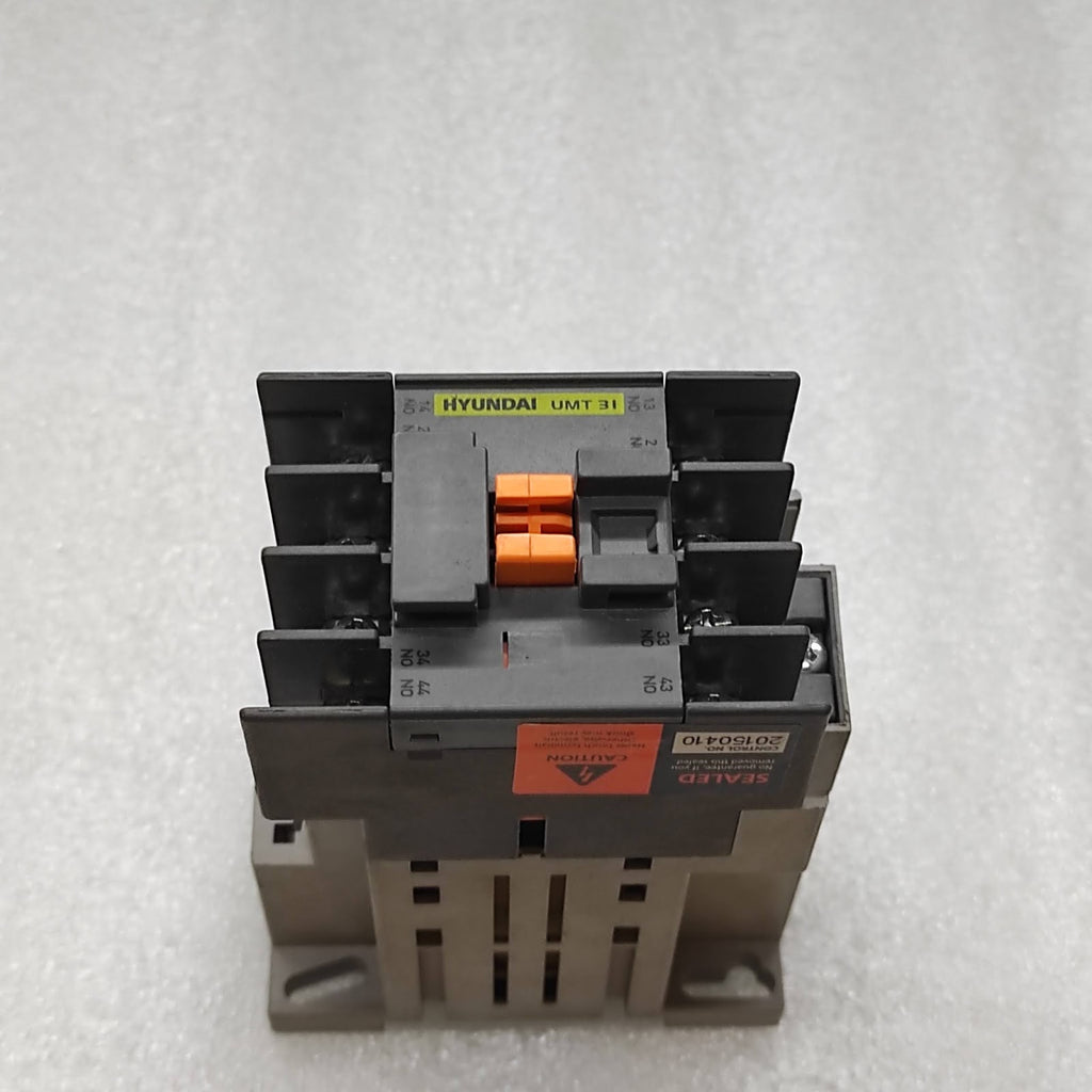 HYUNDAI UMT31 CONTACTOR RELAY 24V DC