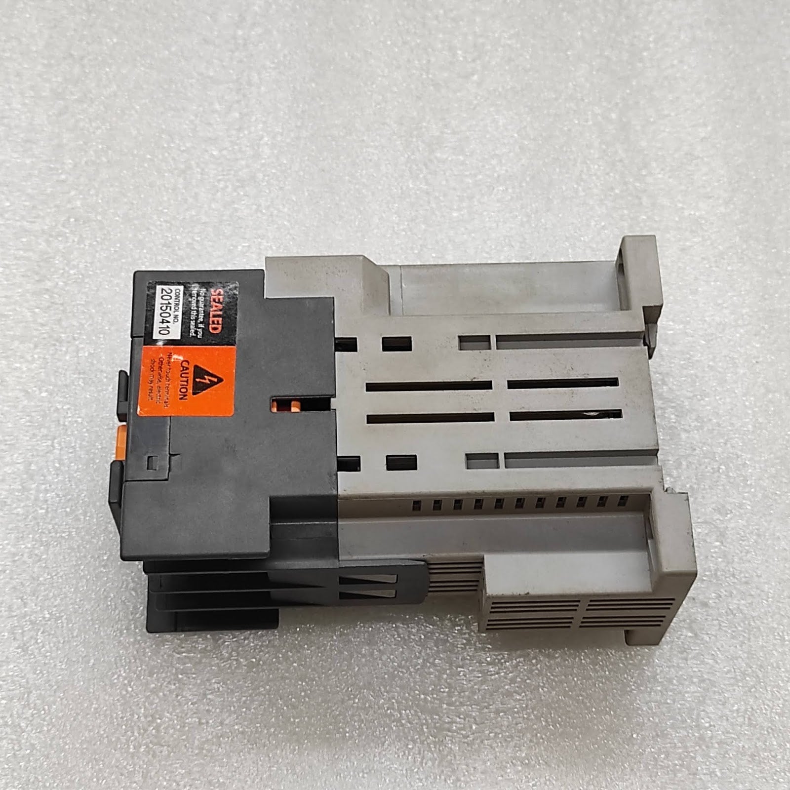 HYUNDAI UMT31 CONTACTOR RELAY 24V DC