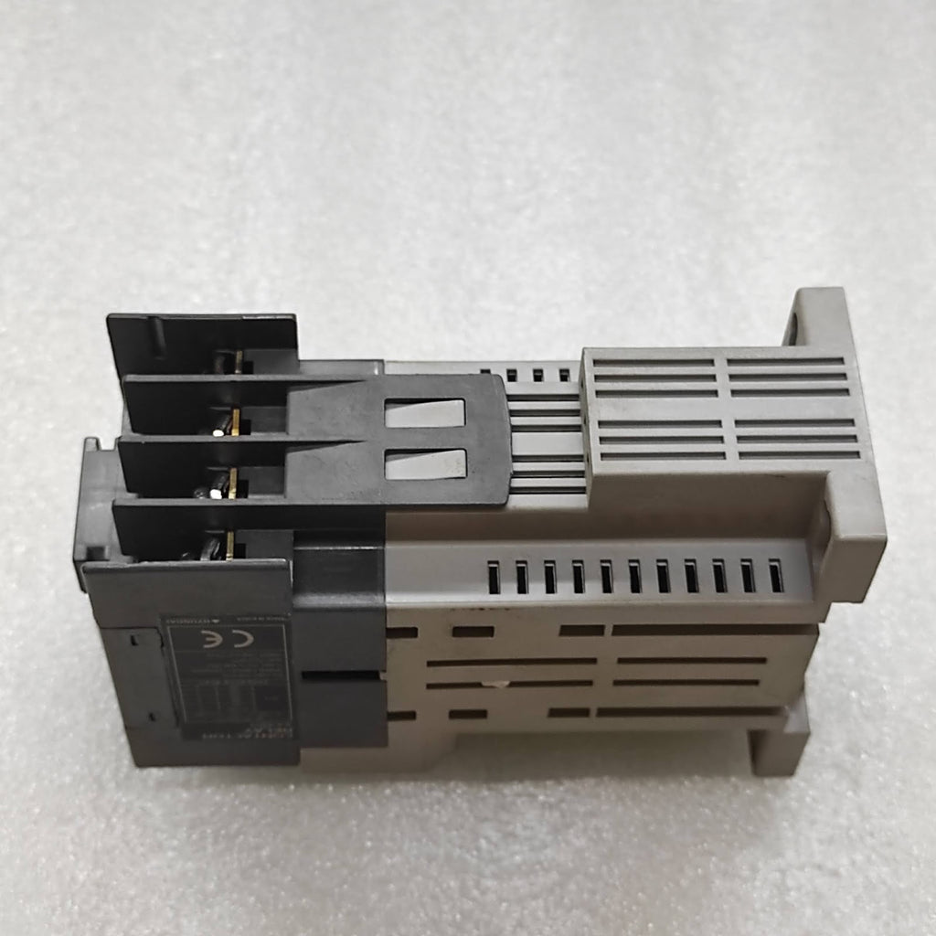 HYUNDAI UMT31 CONTACTOR RELAY 24V DC