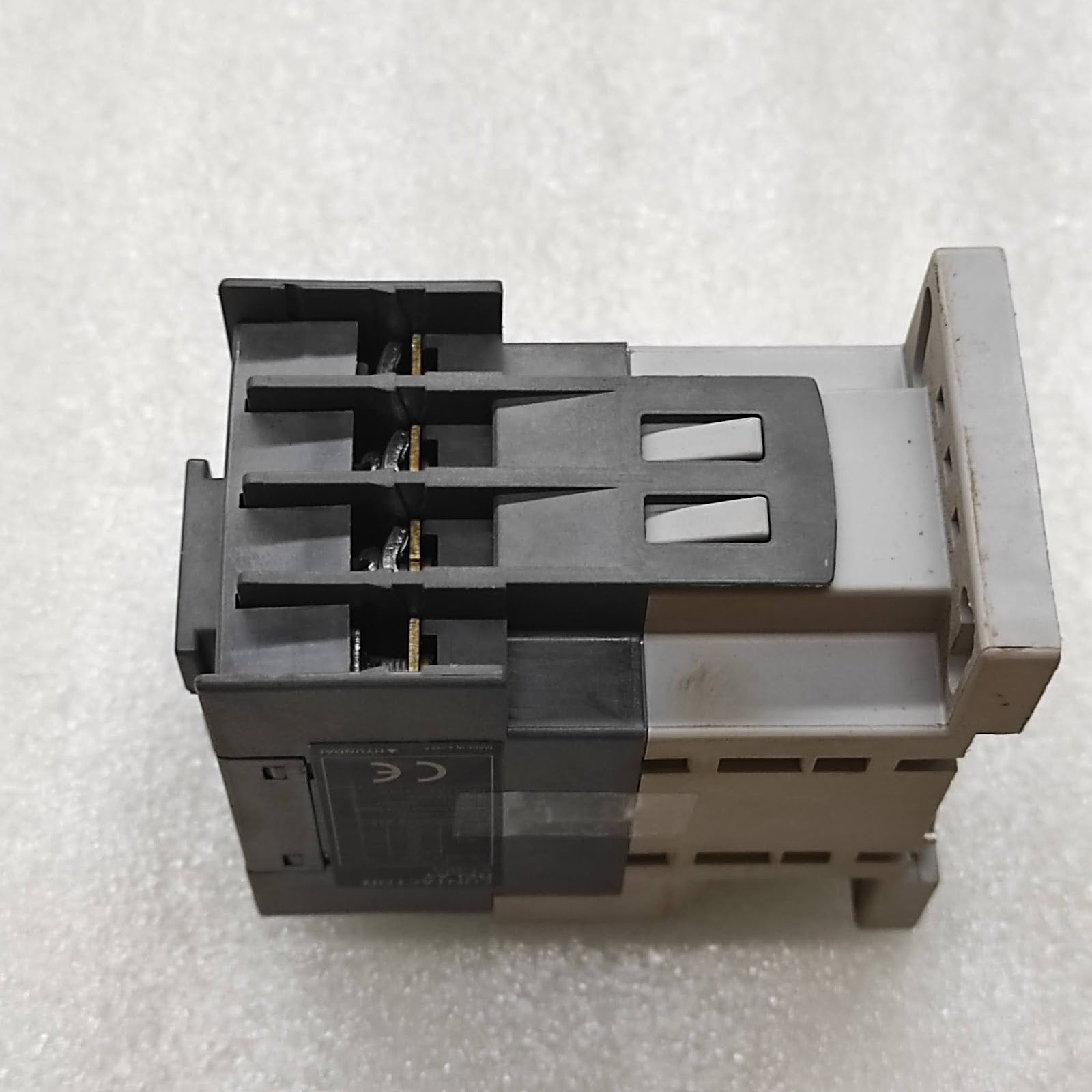 HYUNDAI UMX 31 CONTACTOR RELAY COIL VOLTAGE 100-110V