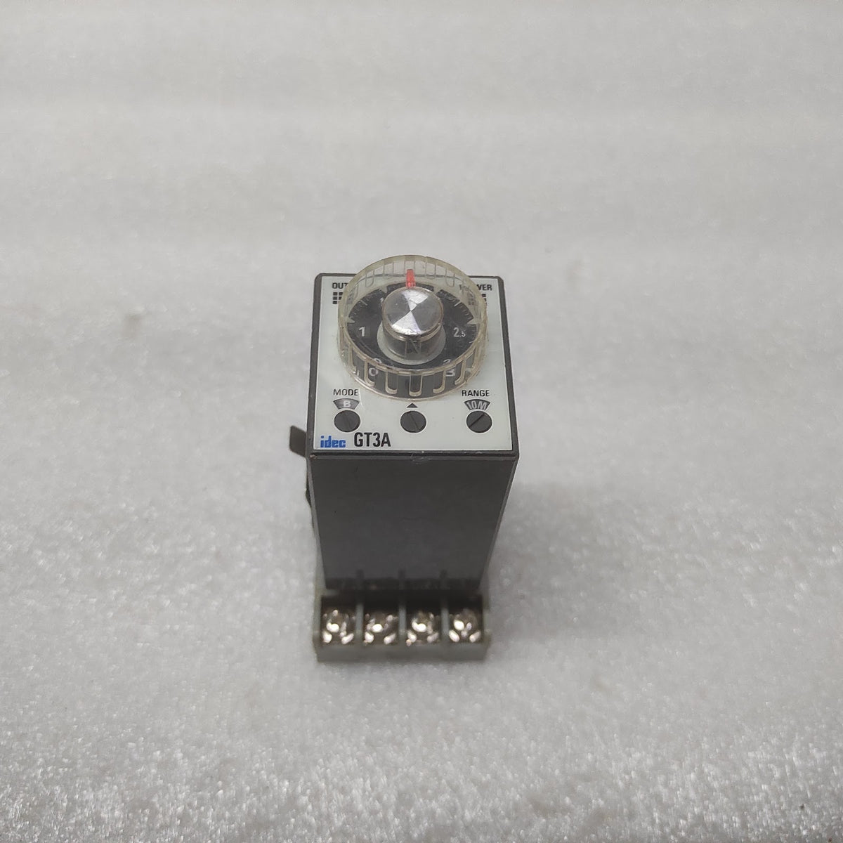 IDEC GT3A-2AF20 MULTIFUNCTION TIMER 100-240VAC