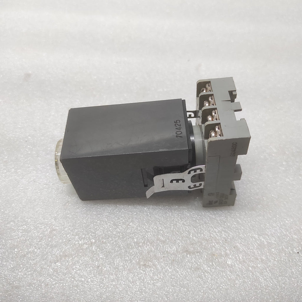 IDEC GT3A-2AF20 MULTIFUNCTION TIMER 100-240VAC