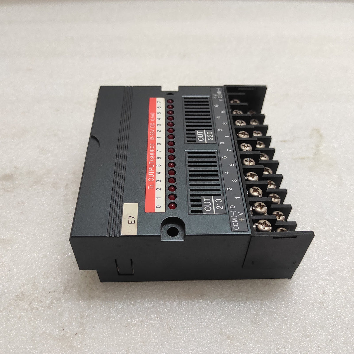 IDEC PFJ-T162CU 16-TRANSISTOR OUTPUT UNIT