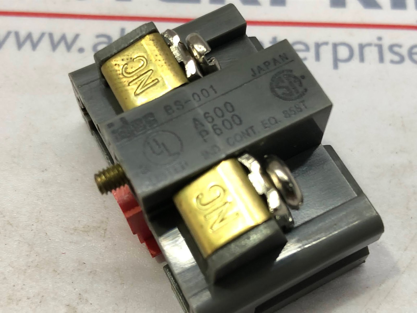 IDEC BS-001 CONTACT BLOCK