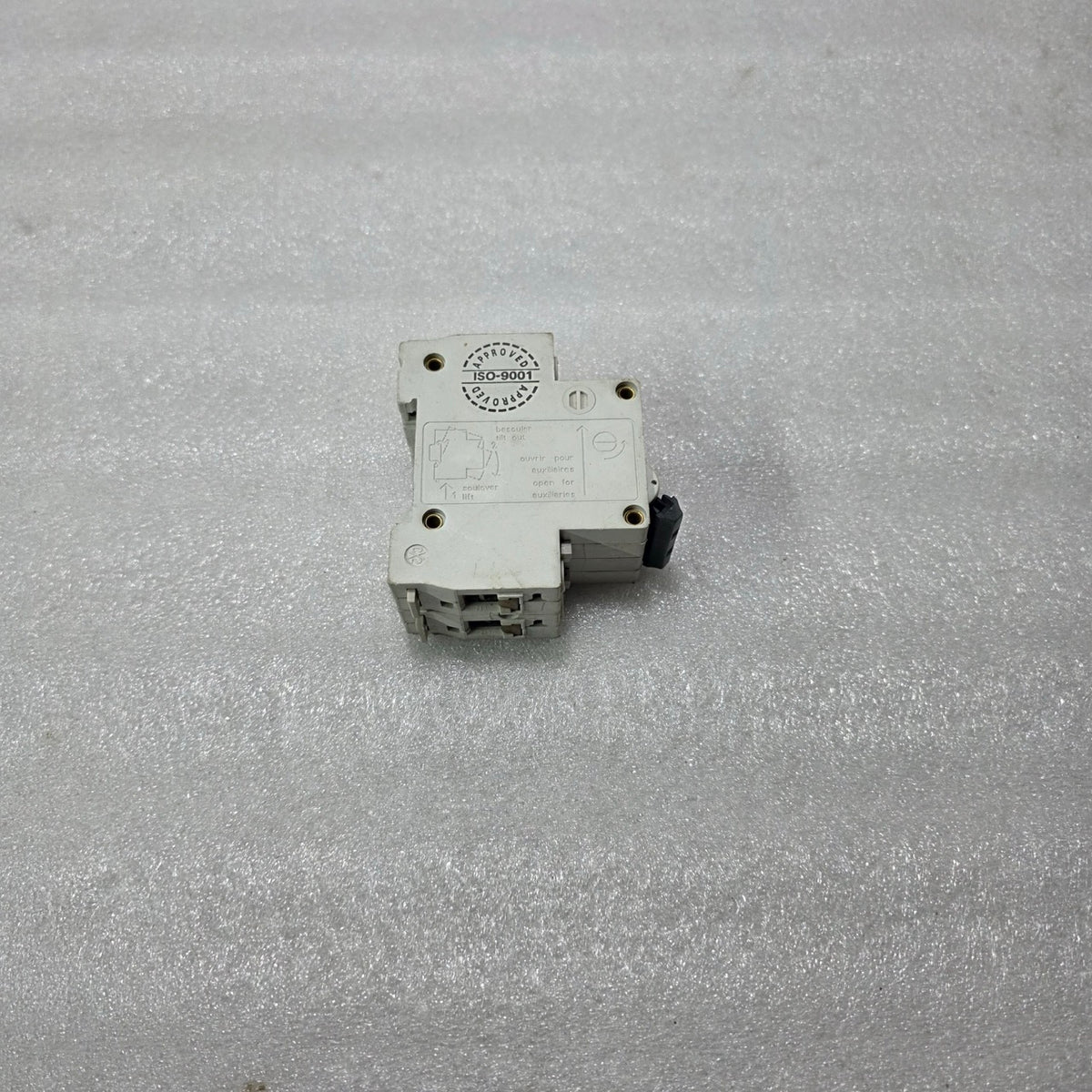 MERLIN GERIN MULTI 9 C32L-MA 3 POLE MOTOR PROTECTION CIRCUIT BREAKER 32A 415V