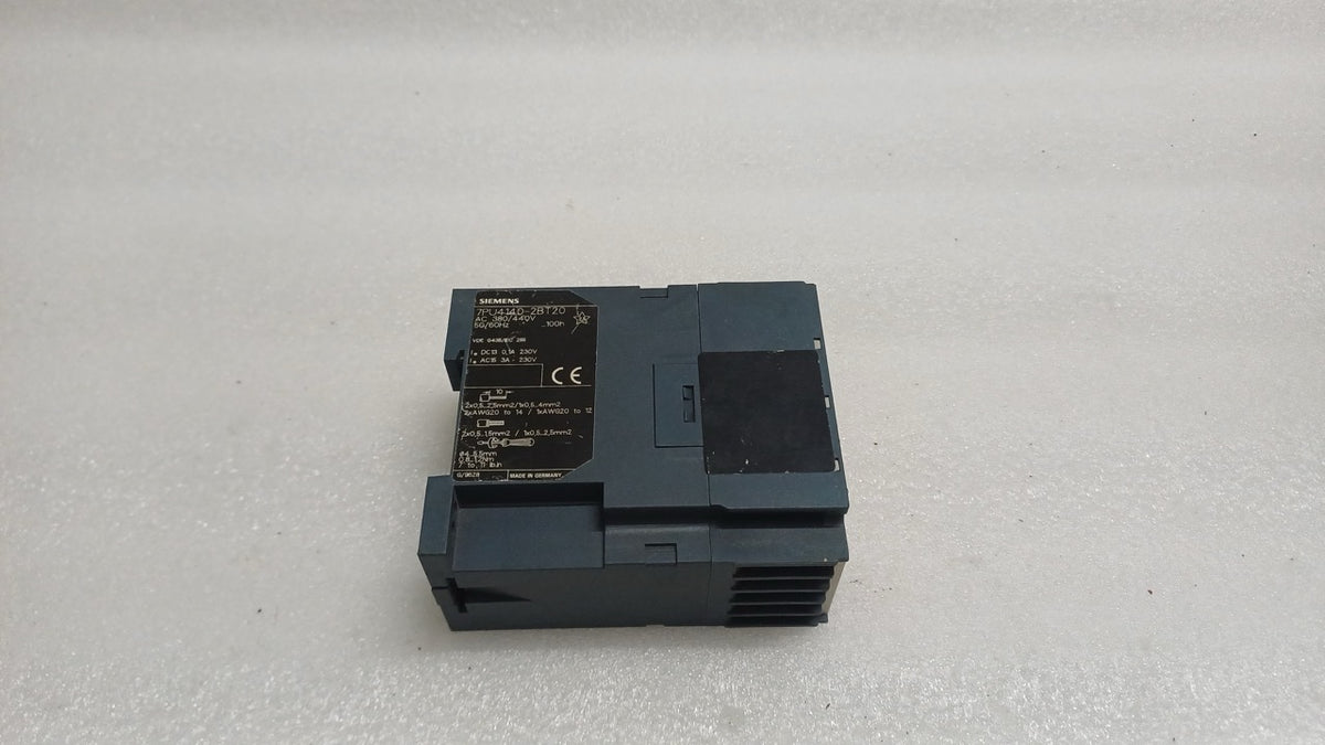 SIEMENS 7PU4140-2BT20 TIME DELAY RELAY AC 380/440V
