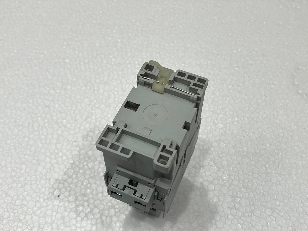 ALLEN BRADLEY CAT 100-C23-10 32A MAGNETIC CONTACTOR COIL VOLTAGE 230V 100-F