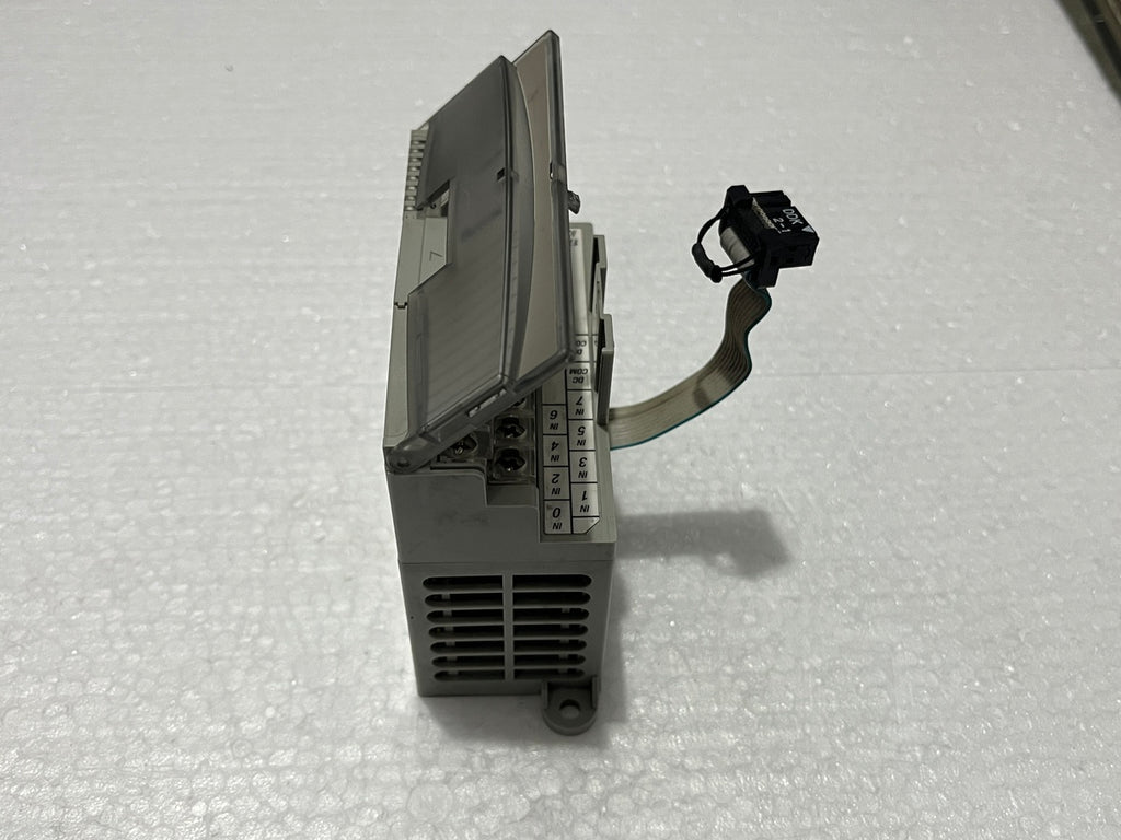 ALLEN BRADLEY CAT 1762-IQ8 SINK SOURCE INPUT MODULE