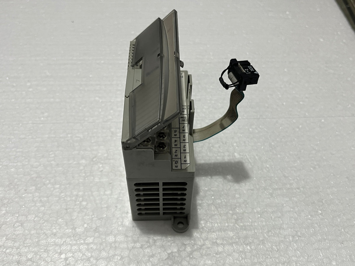 ALLEN BRADLEY CAT 1762-IQ8 SINK SOURCE INPUT MODULE