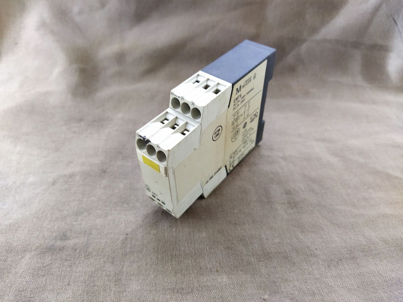 3 X KLOCKNER MOELLER EMT6 THERMISTOR OVERLOAD RELAY LOT OF 3 UNIT