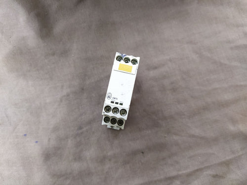 3 X KLOCKNER MOELLER EMT6 THERMISTOR OVERLOAD RELAY LOT OF 3 UNIT
