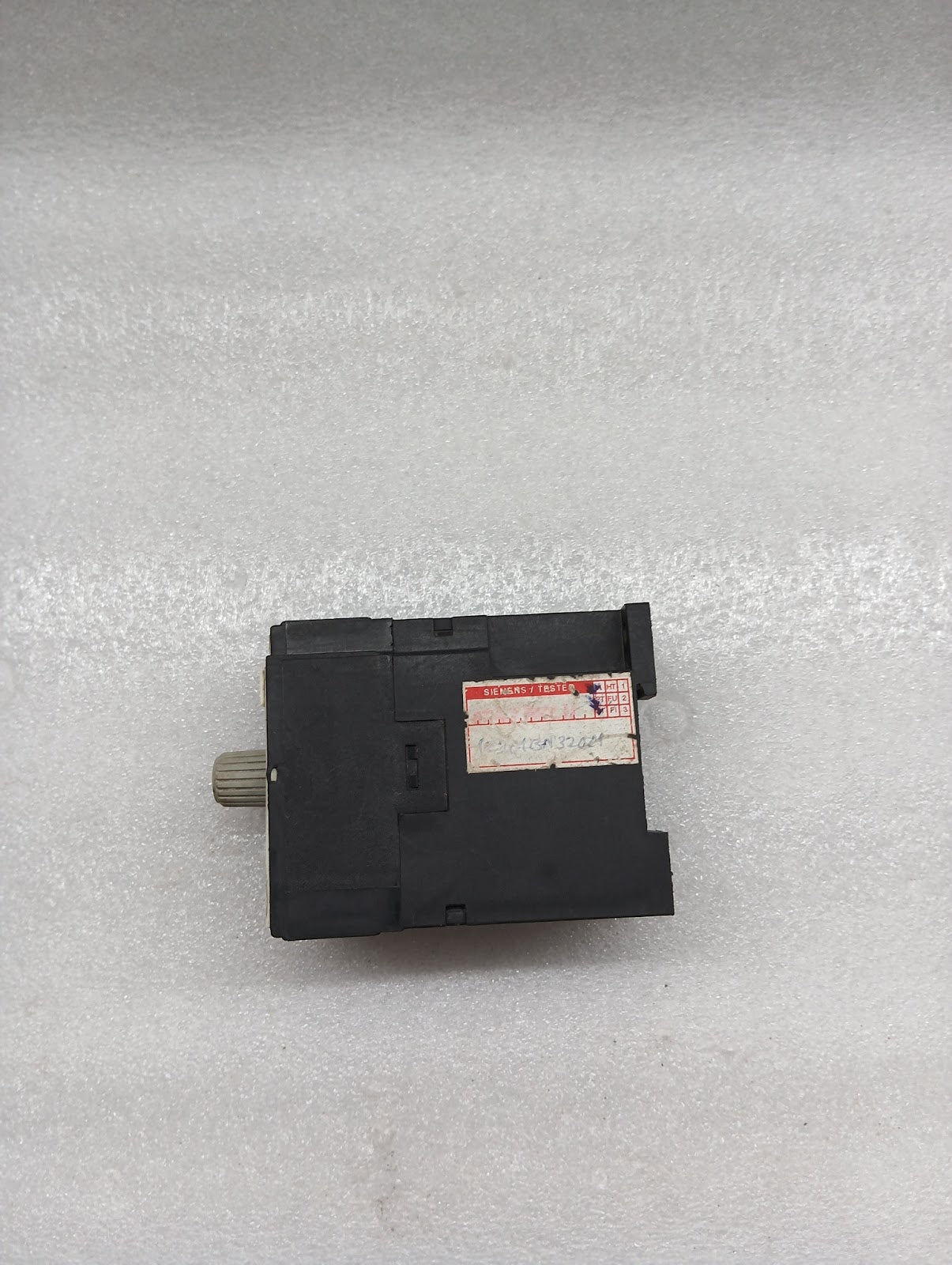 SIEMENS 7PU2240-4BN32-0Z ON DELAY ELECTRONIC TIMER 220-240VAC/DC