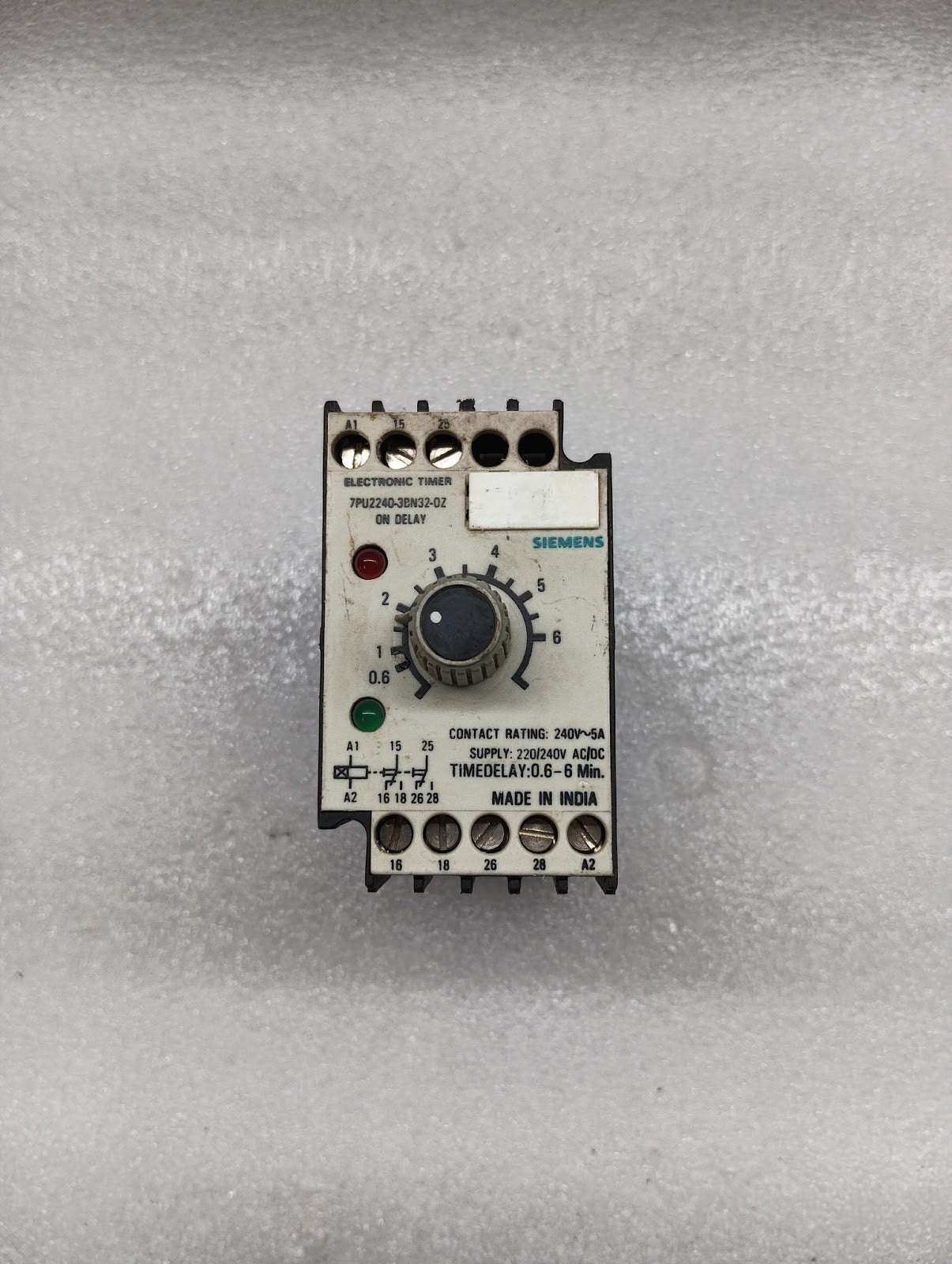 SIEMENS 7PU2240-3BN32-0Z ON DELAY ELECTRONIC TIMER 220-240V