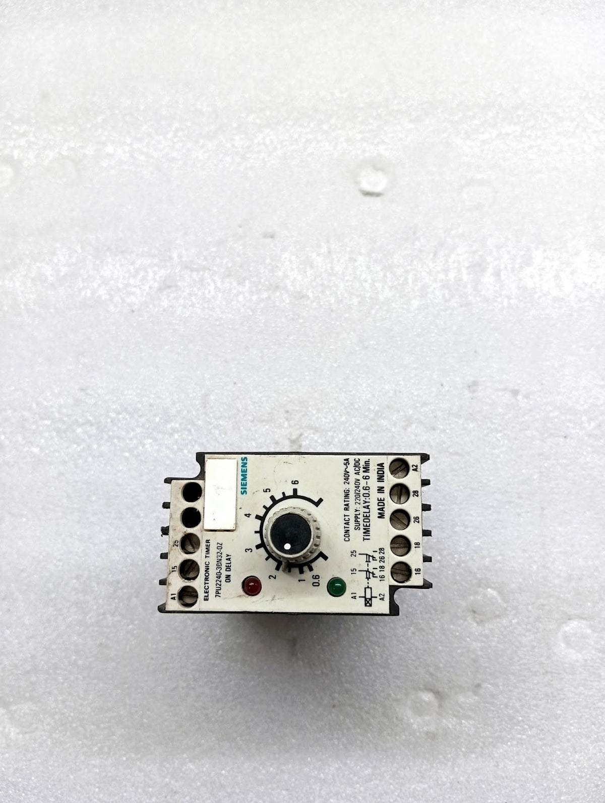 SIEMENS 7PU2240-3BN32-0Z ON DELAY ELECTRONIC TIMER 220-240V