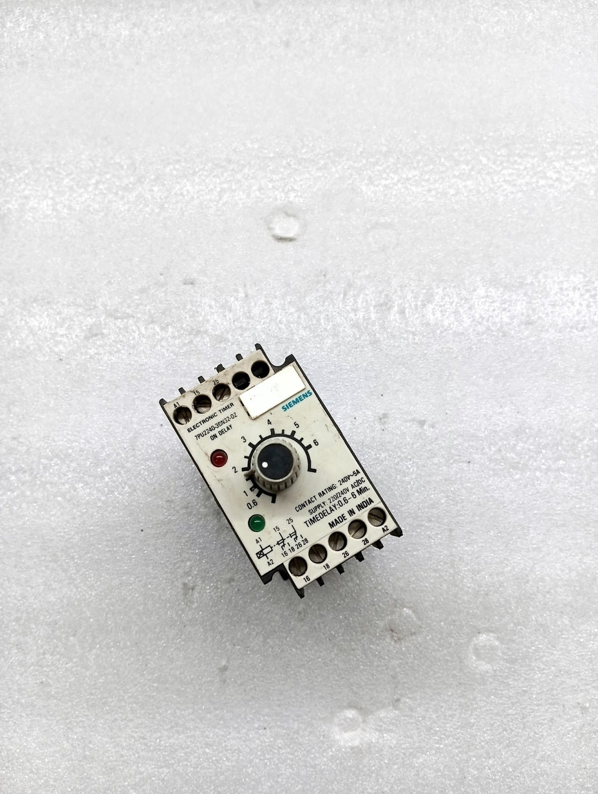 SIEMENS 7PU2240-3BN32-0Z ON DELAY ELECTRONIC TIMER 220-240V