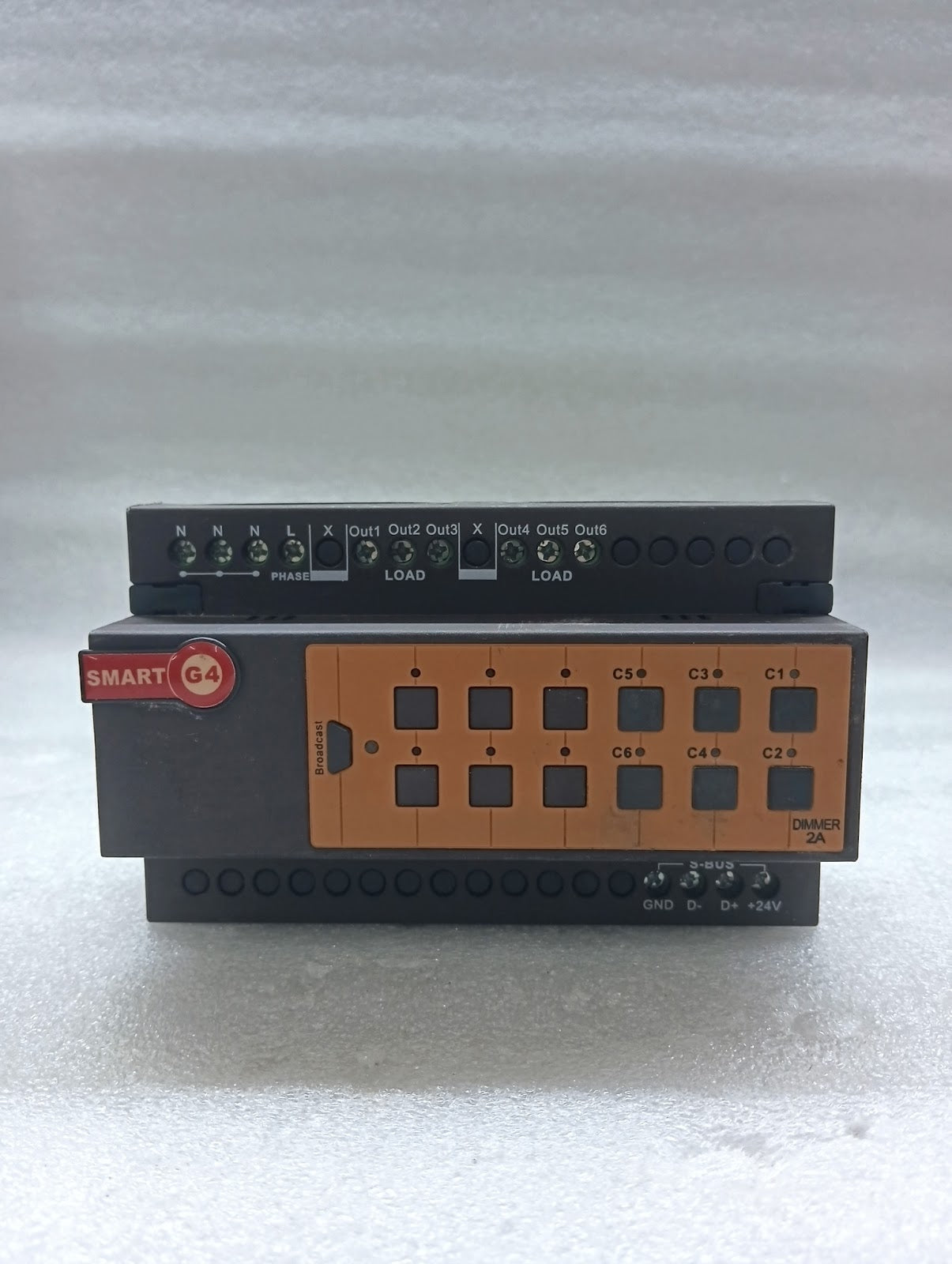 SMART-GROUP SB-DIM6C2A-DN 6-CHANNEL DIMMER
