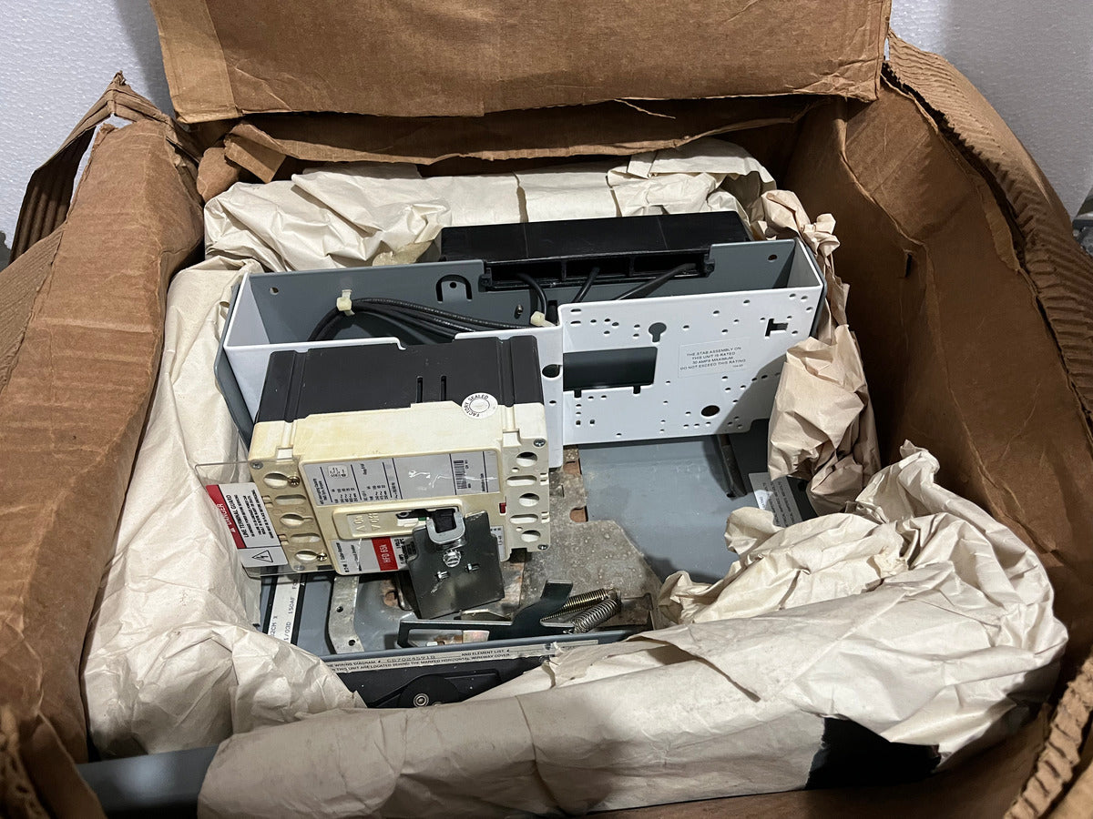 ALLEN BRADLEY CAT 2193FZ-AKC-32CM X CIRCUIT BREAKER FEEDER BUCKET  HFD65K 15A