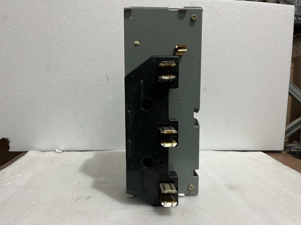 ALLEN BRADLEY CAT 2193FZ-AKC-32CM X CIRCUIT BREAKER FEEDER BUCKET  HFD65K 15A