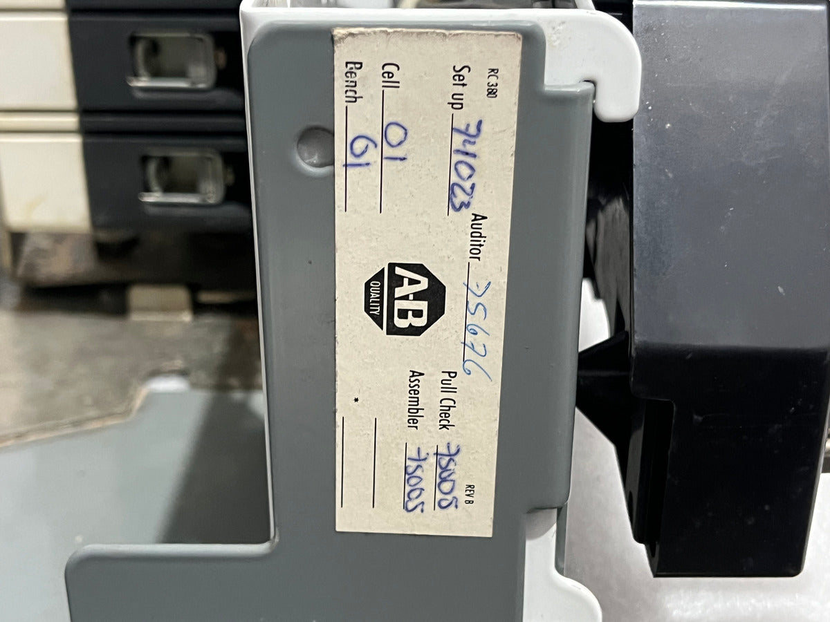 ALLEN BRADLEY CAT 2193FZ-AKC-32CM X CIRCUIT BREAKER FEEDER BUCKET  HFD65K 15A