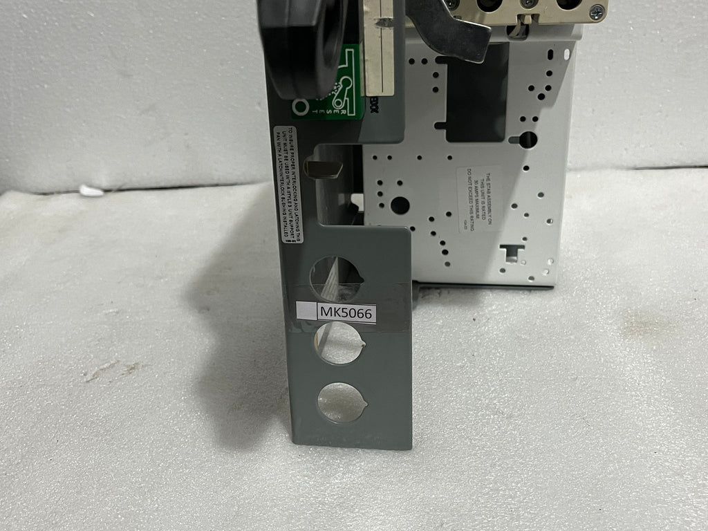 ALLEN BRADLEY CAT 2193FZ-AKC-32CM X CIRCUIT BREAKER FEEDER BUCKET  HFD65K 15A