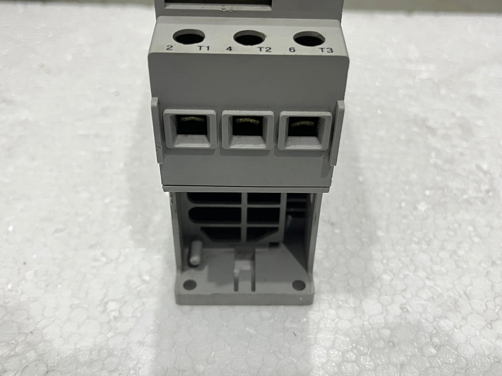 ALLEN BRADLEY SMC-DELTA CAT 150-D32NBR SOFT STARTER SER A WITHOUT FAN