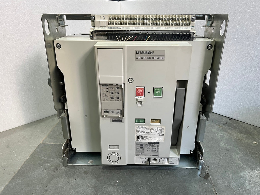 MITSUBISHI AE3200-SW LOW VOLTAGE AIR CIRCUIT BREAKER UVT 380-460V