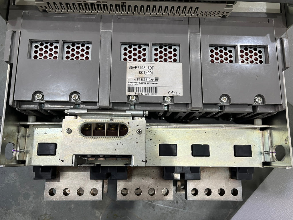 MITSUBISHI AE3200-SW LOW VOLTAGE AIR CIRCUIT BREAKER UVT 380-460V