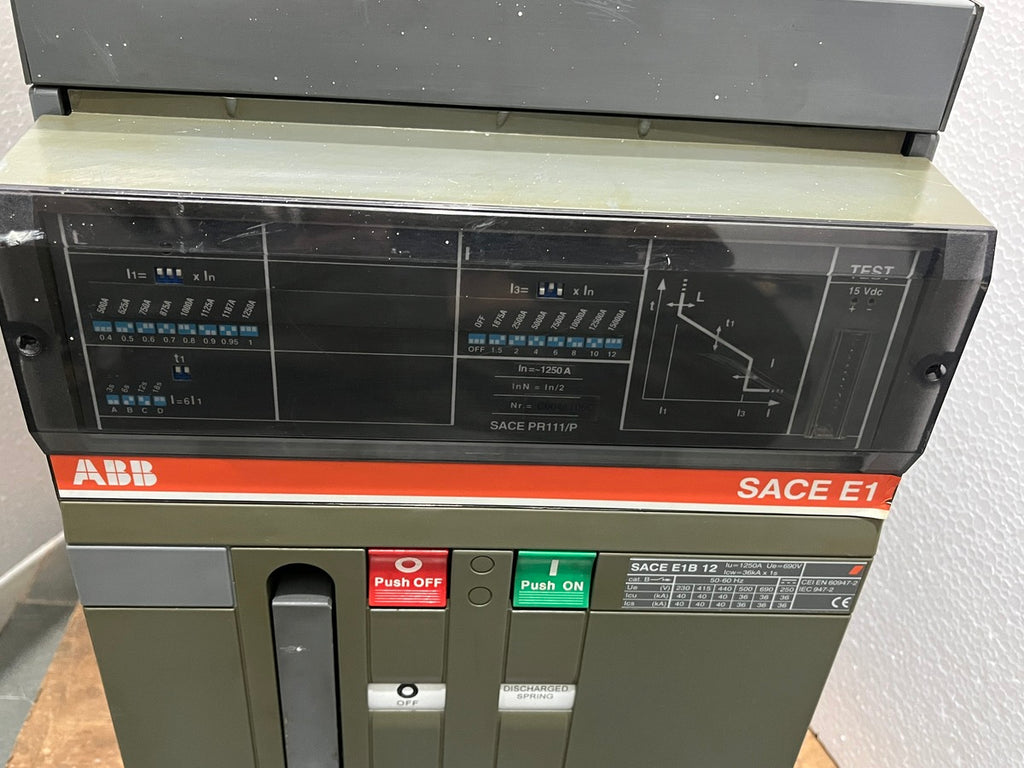 ABB SACE E1 AIR CIRCUIT BREAKER 1250A OCR SACE PR111/P