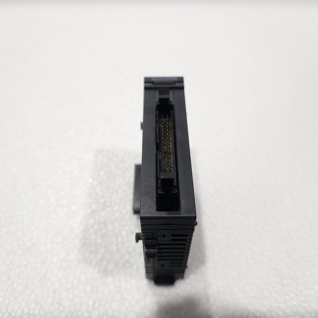 KEYENCE KV-C32TC OUTPUT UNIT