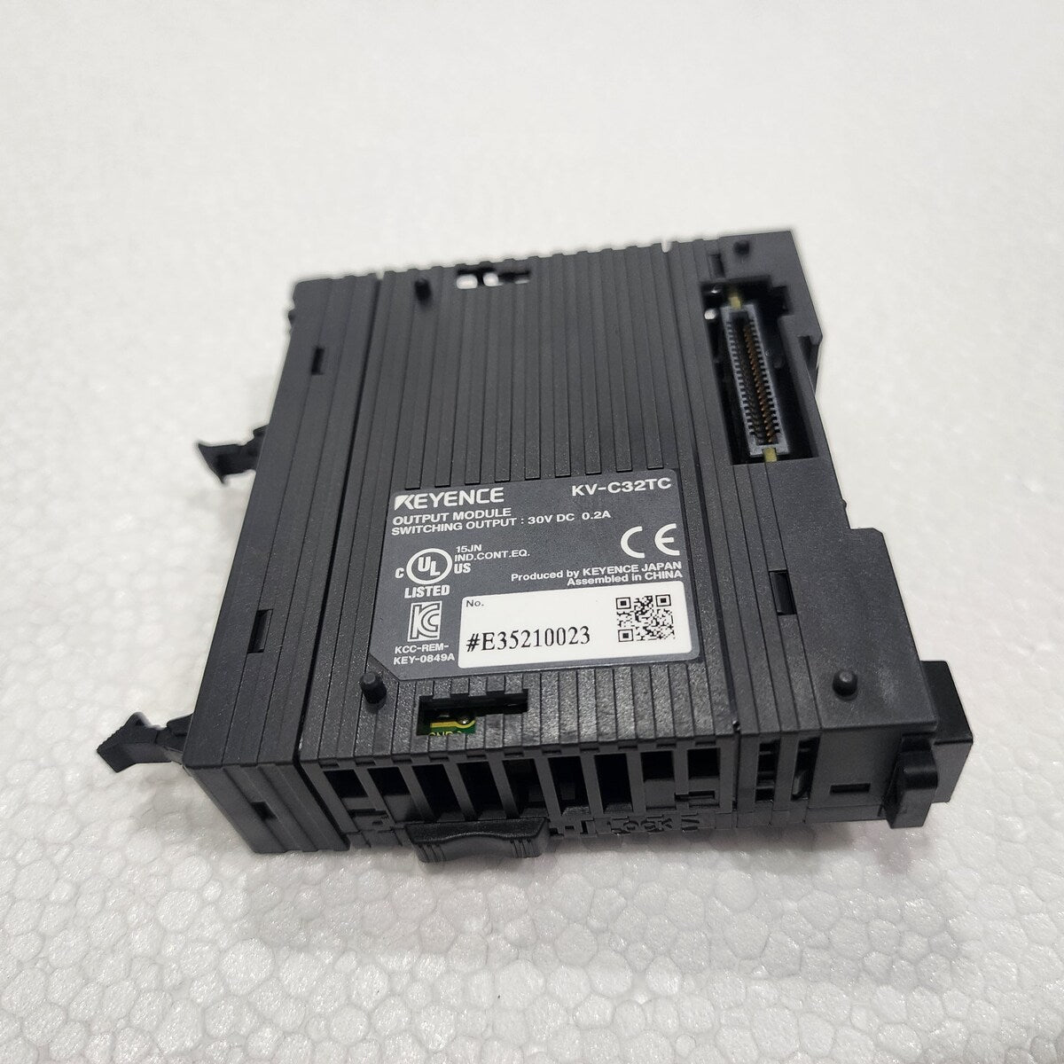 KEYENCE KV-C32TC OUTPUT UNIT