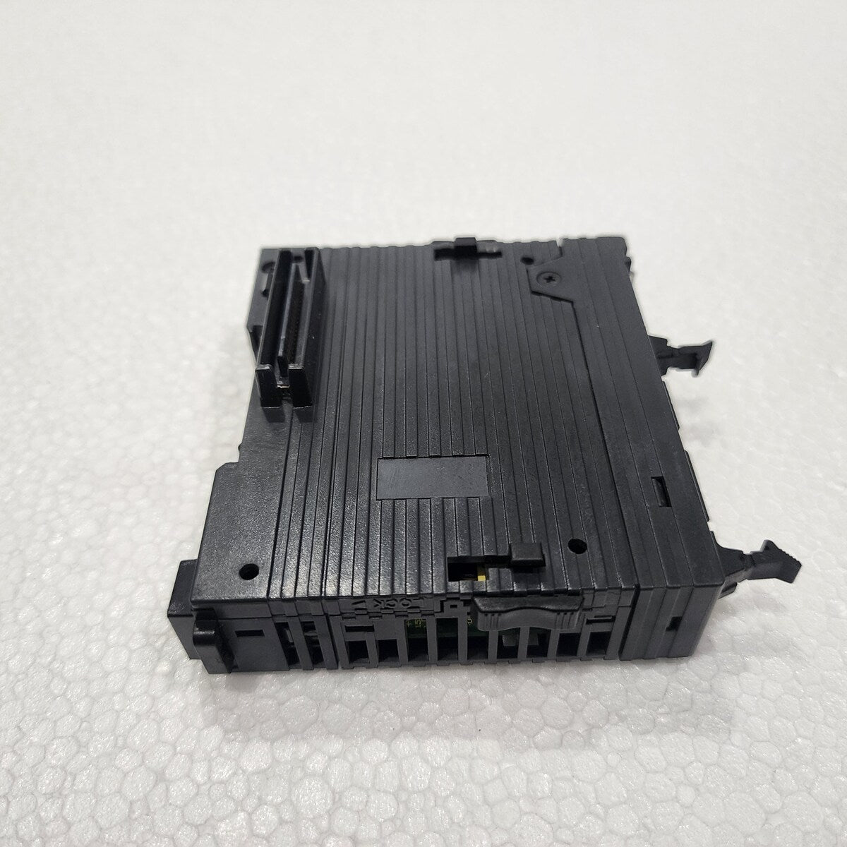 KEYENCE KV-C32TC OUTPUT UNIT