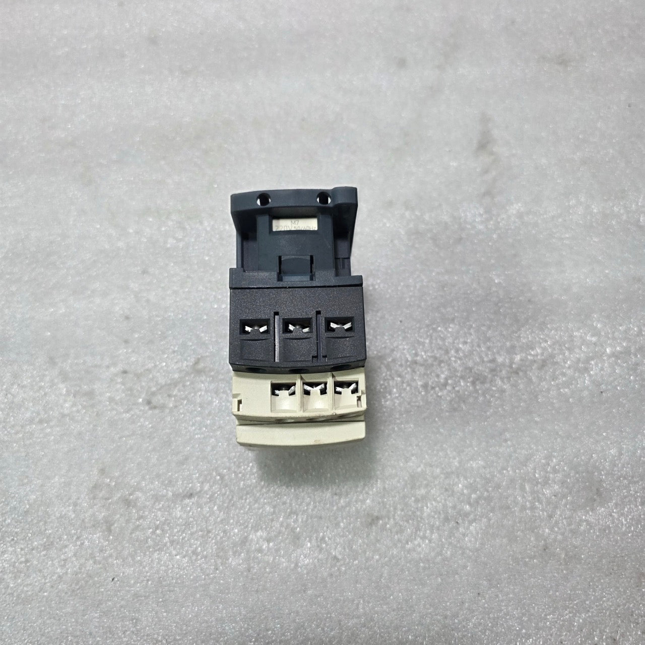 S ELECTRIC LC1D09 3 POLE CONTACTOR 9A 1NO 1NC AUX 220V TESYS D IEC 60947-4-1