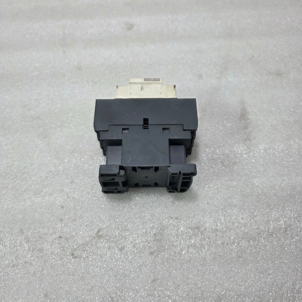 S ELECTRIC LC1D25 3 POLE AC CONTACTOR WITH 1NO + 1NC AUXILIARY CONTACTS 230V AC