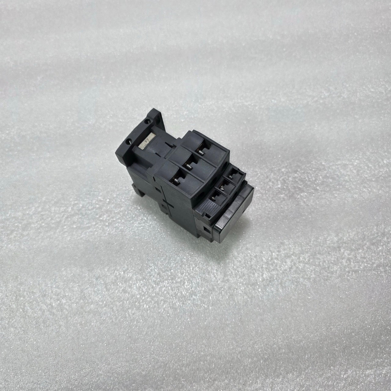 S ELECTRIC LC1D25 TESYS D CONTACTOR 3 POLE 110V COIL 40A 690V WITH AUXILIARY