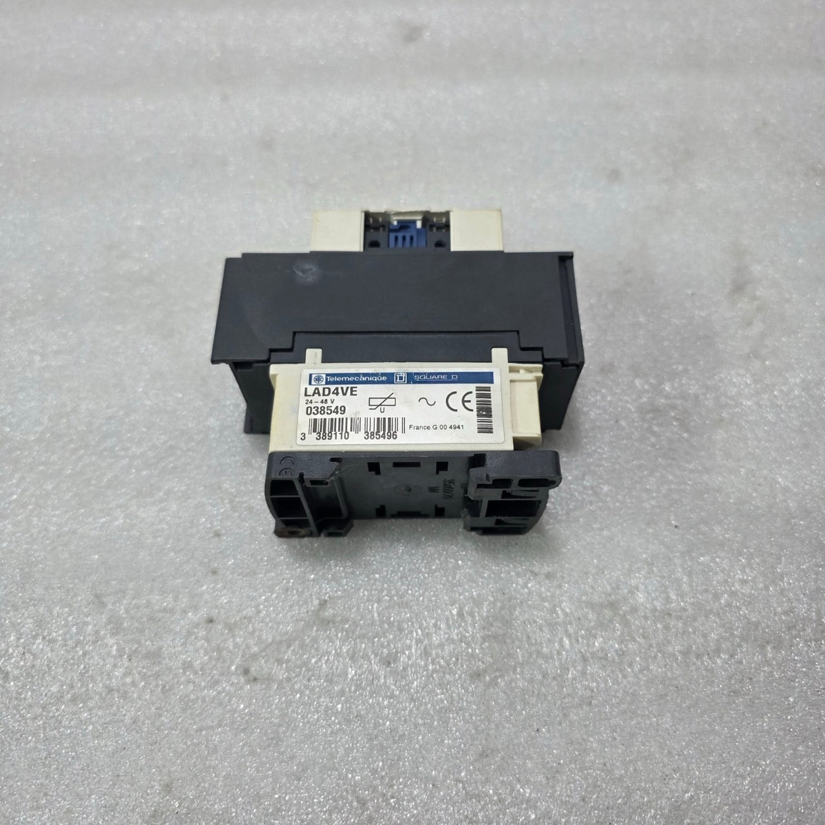 S ELECTRIC LC1D323 3 POLE AC CONTACTOR WITH 1NO + 1NC AUX + LAD4VE PLUG-IN COIL