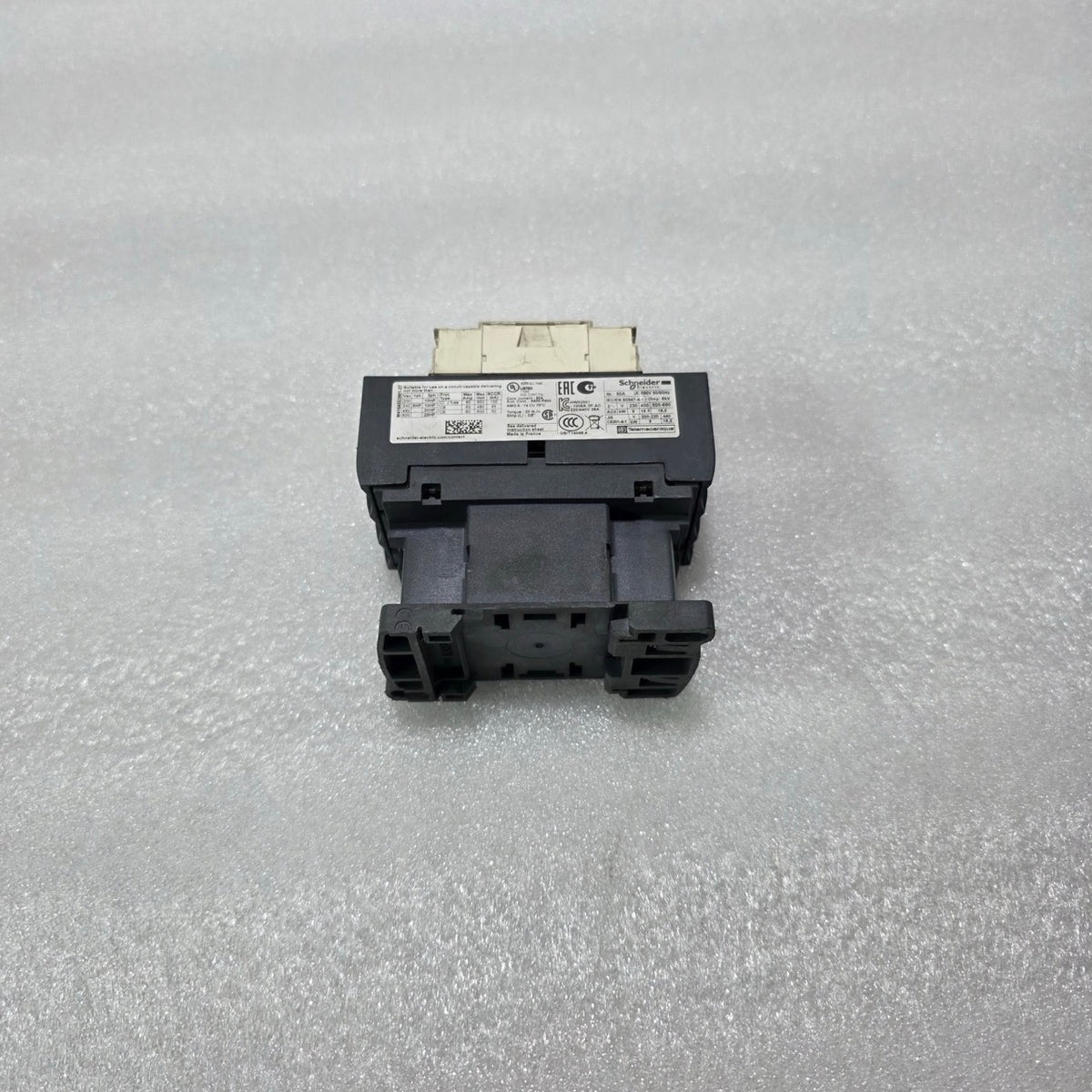 S ELECTRIC LC1D38 TESYS D CONTACTOR 3 POLE 50A 690V WITH AUXILIARY CONTACTS