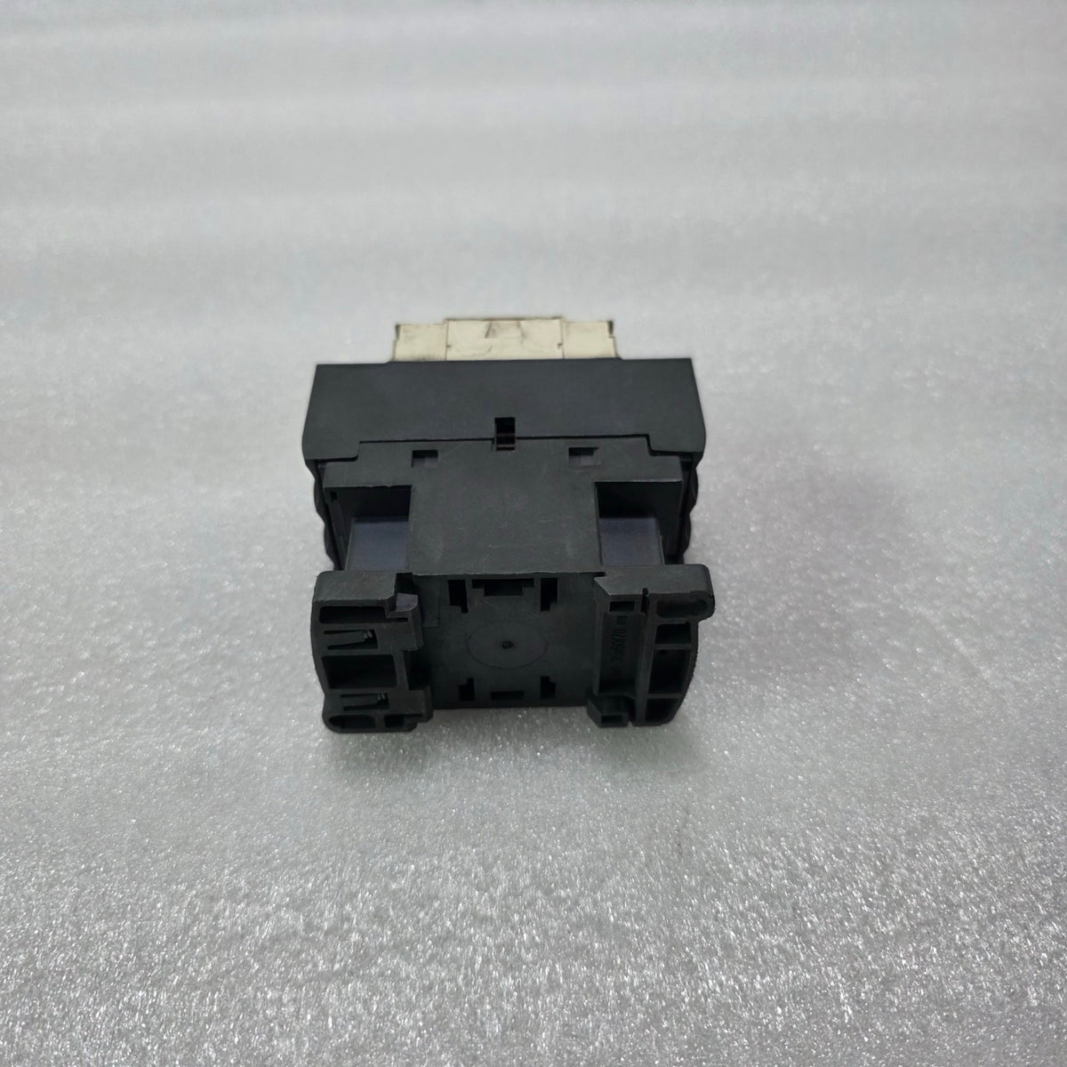 S ELECTRIC LC1D38 TESYS D CONTACTOR 3 POLE 50A 690V WITH AUXILIARY CONTACTS