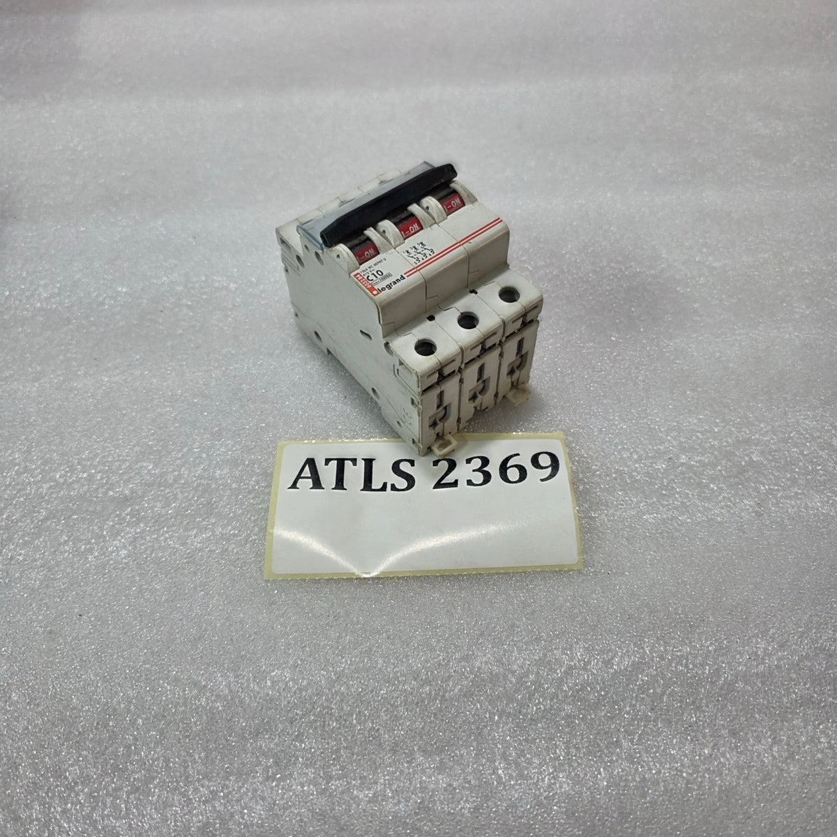 LEGRAND C10 TRIPLE POLE MCB 415V 10KA MINIATURE CIRCUIT BREAKER | 603284