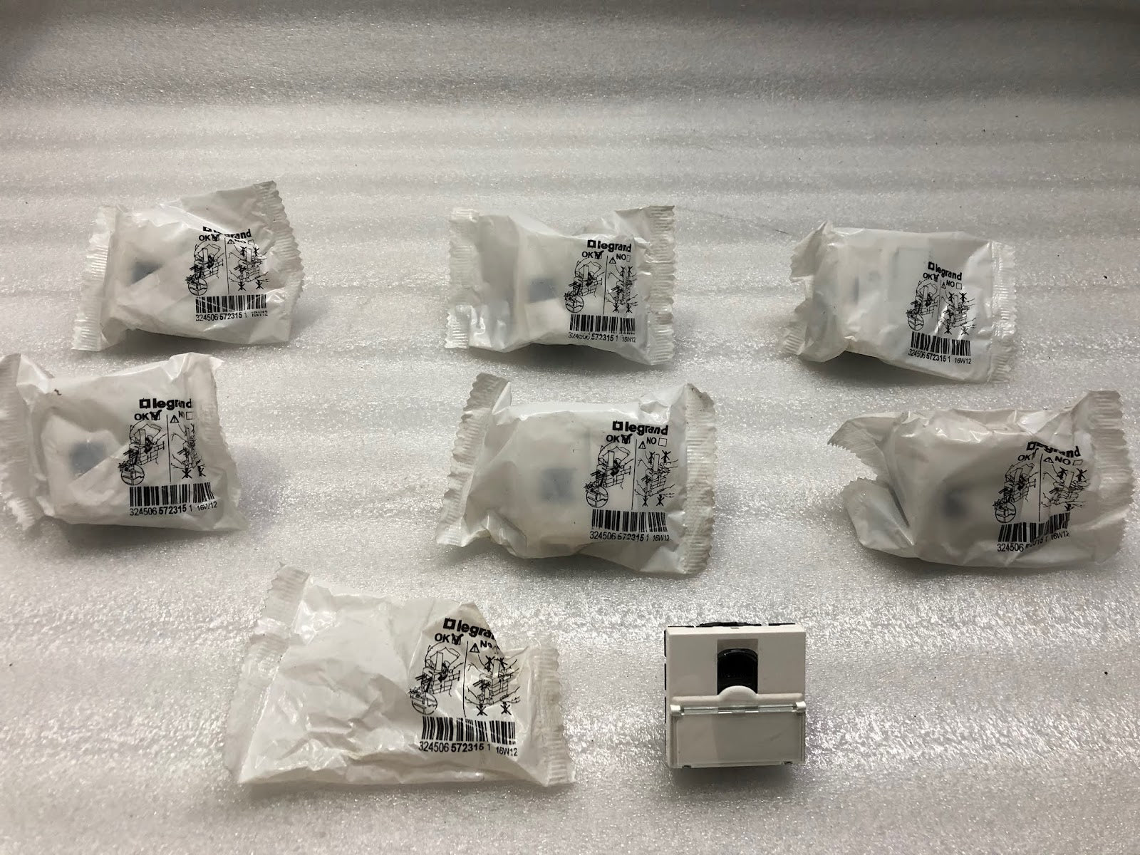 LEGRAND 5 723 15 RJ45 SOCKET LOT OF 6 UNIT
