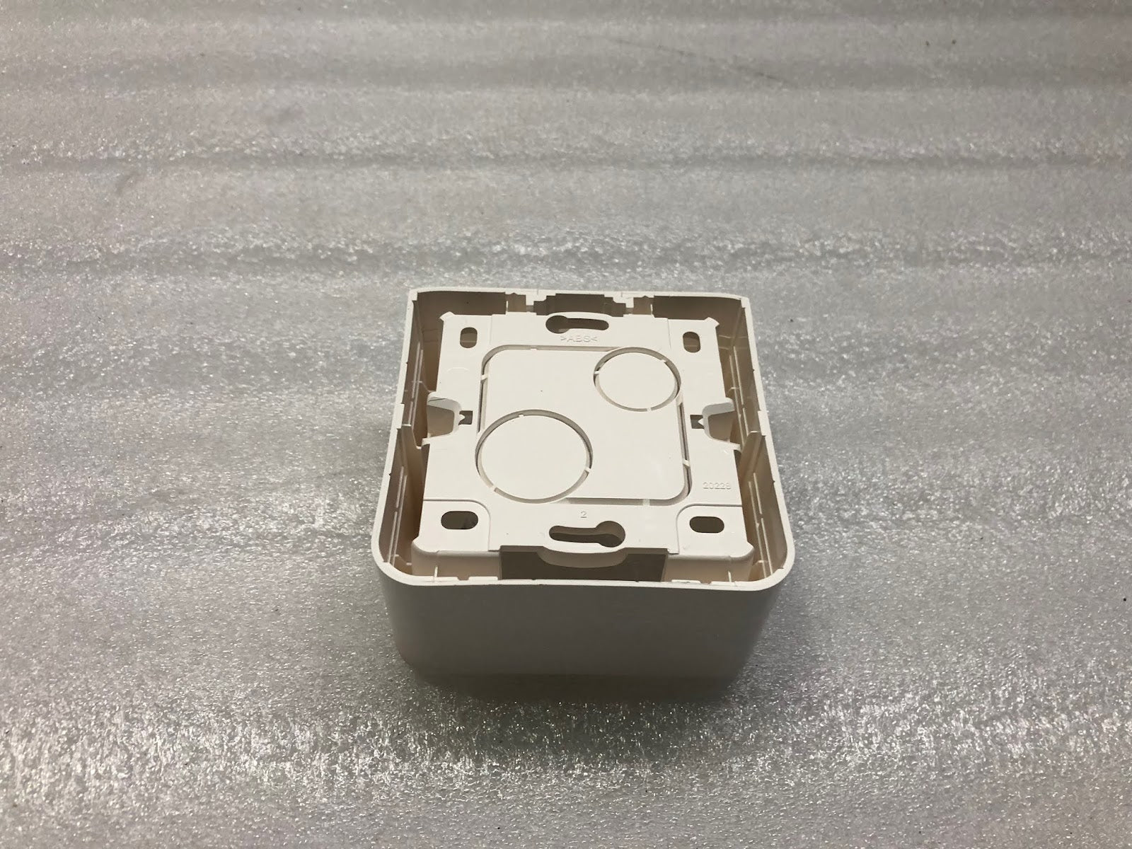 LEGRAND 802 81 SURFACE MOUNTING BOX LOT OF 10 UNIT