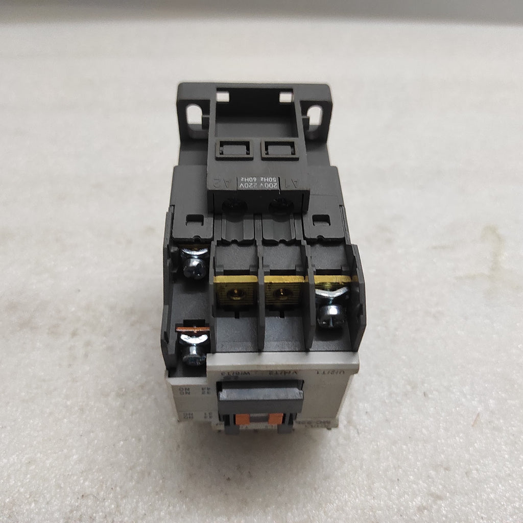 LS ELECTRIC MC-22B MAGNETIC CONTACTOR 22A COIL VOLTAGE 200-220V