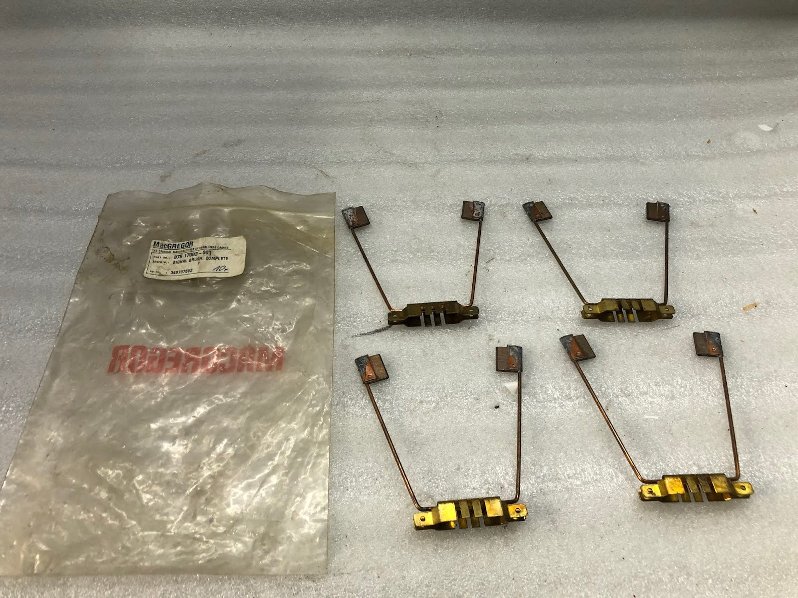 MACGREGOR 875 17003-001 SIGNAL BRUSH LOT OF 4 UNIT