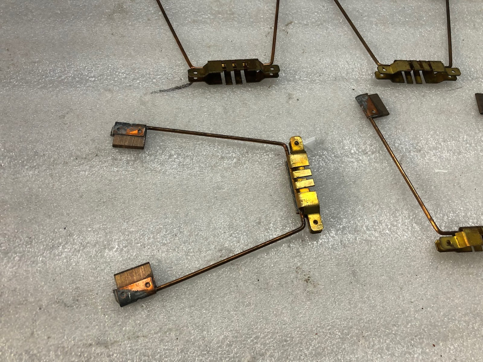 MACGREGOR 875 17003-001 SIGNAL BRUSH LOT OF 4 UNIT