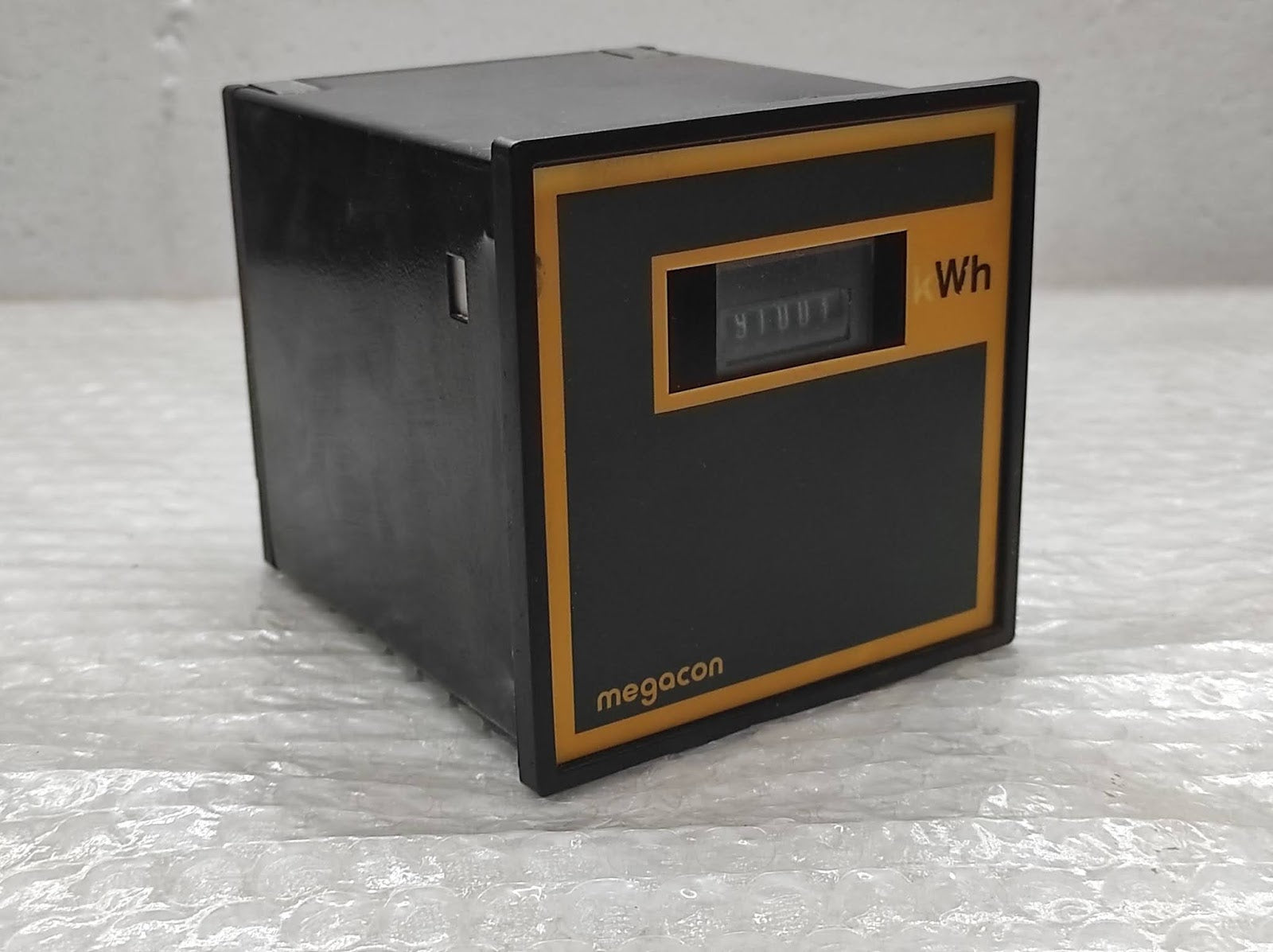 MEGACON MDWH kWh METER 230V